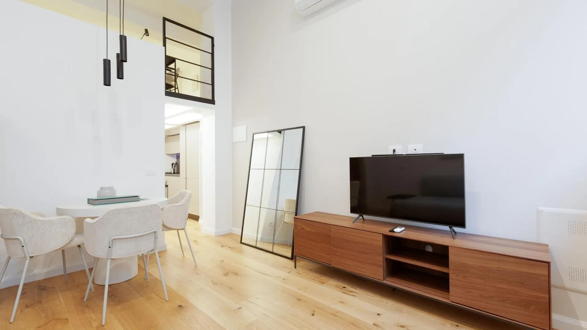Brera Apartments In Moscova Milan