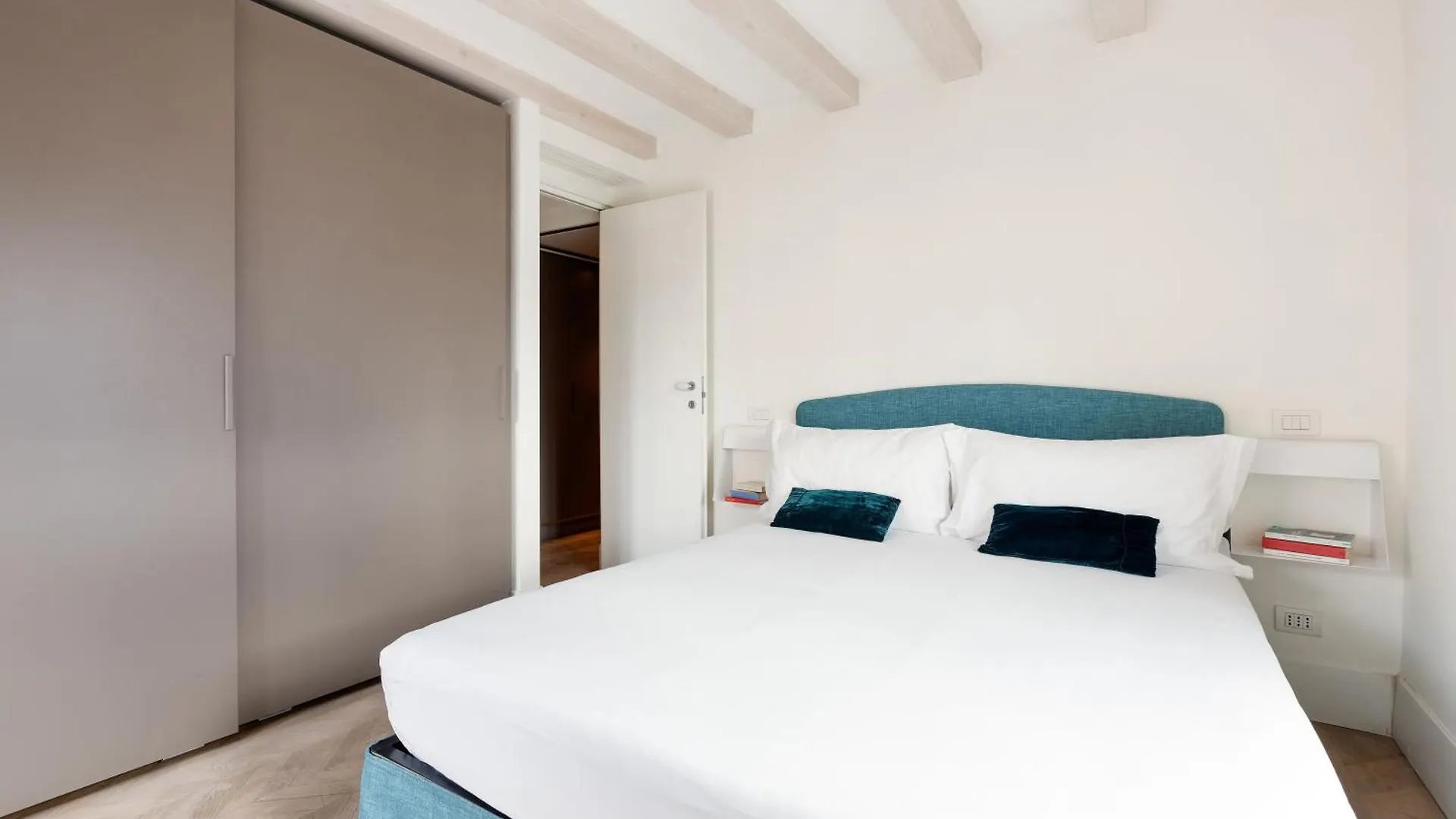 Brera Apartments In Moscova Milano